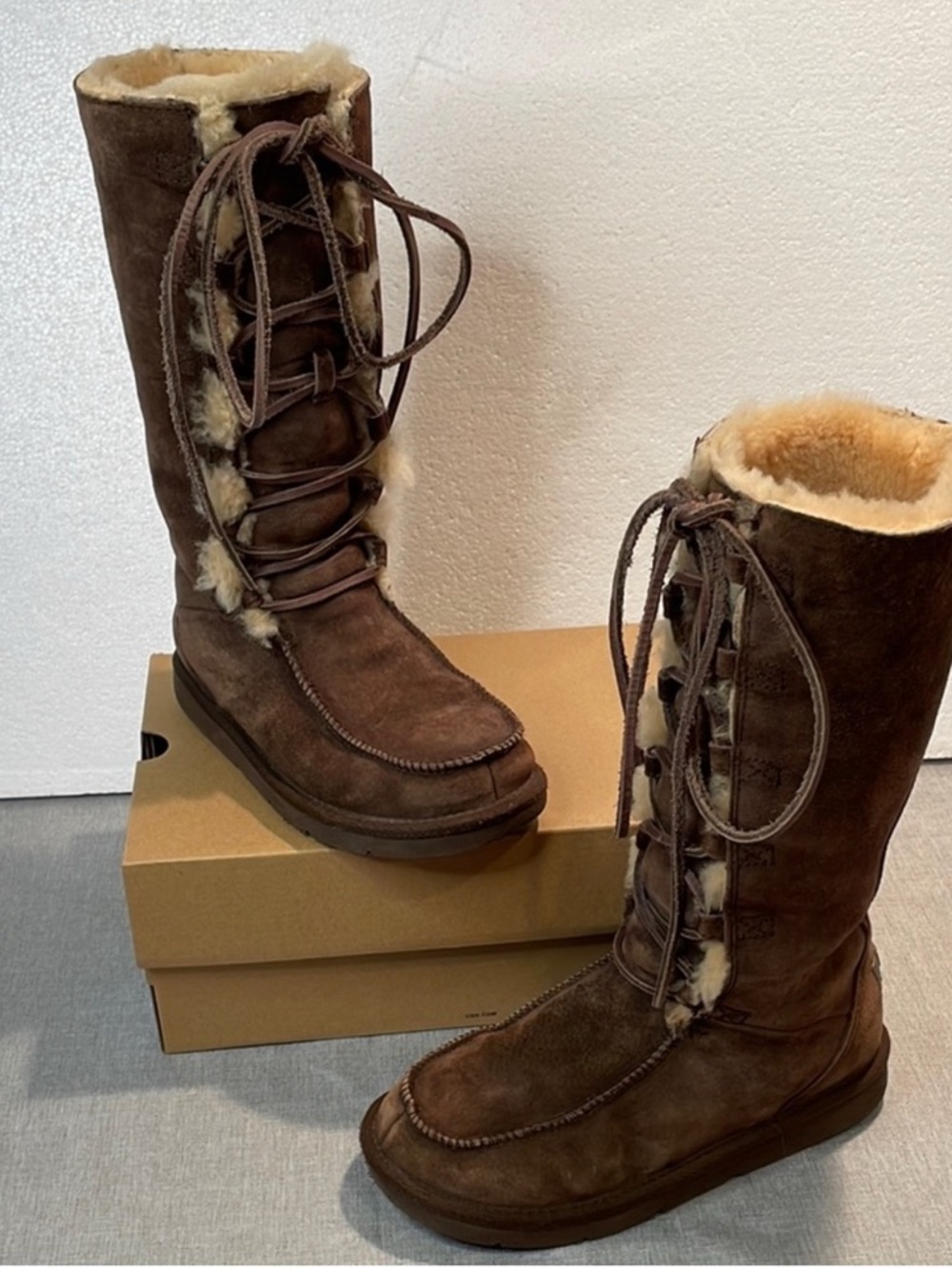 UGG Australia Uptown Tall Women's Chocolate Brown Shearling Lace Up Boots Size 6